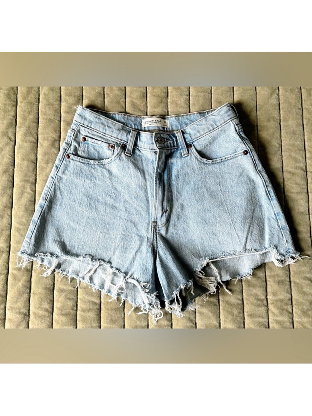90’s Relaxed Cutoff Short High Rise - Picture 3 of 4